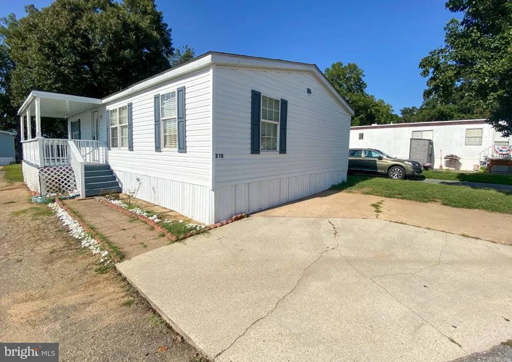 210 5TH STREET Lothian, MD 20711