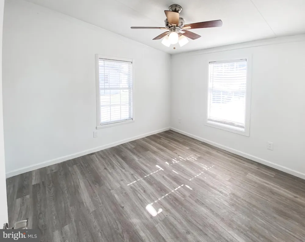 210 5TH STREET Lothian, MD 20711