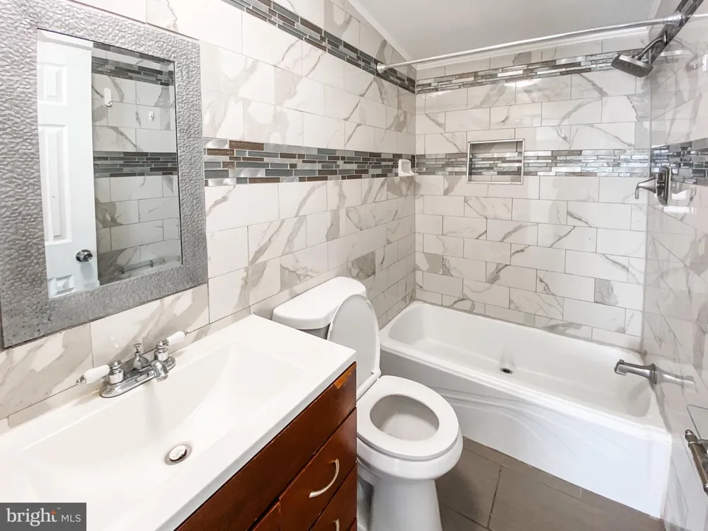 210 5TH STREET Lothian, MD 20711