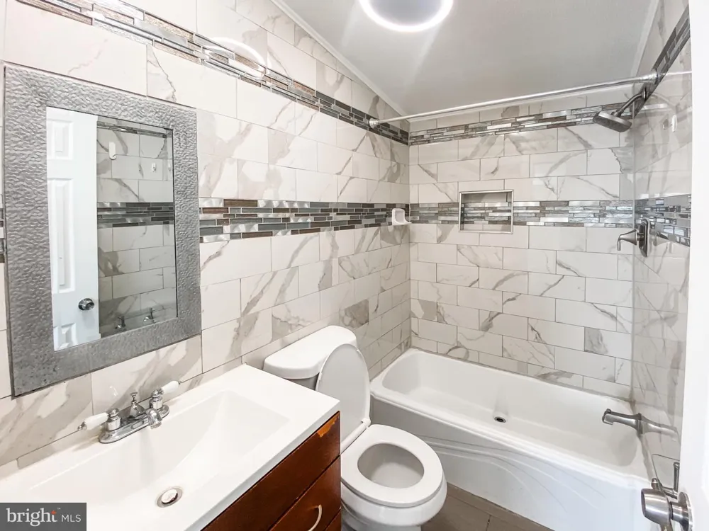 210 5TH STREET Lothian, MD 20711