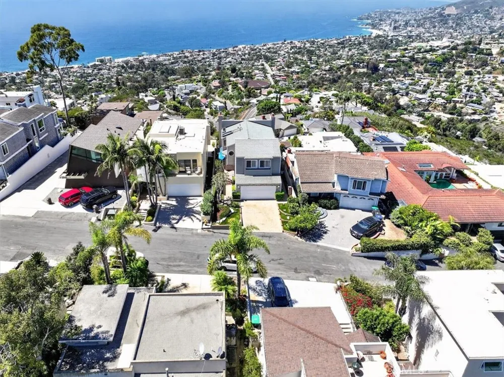 1361 La Mirada Laguna Beach, CA 92651