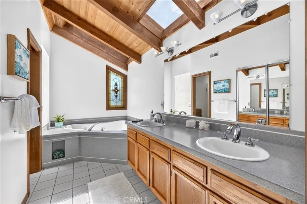 1361 La Mirada Laguna Beach, CA 92651