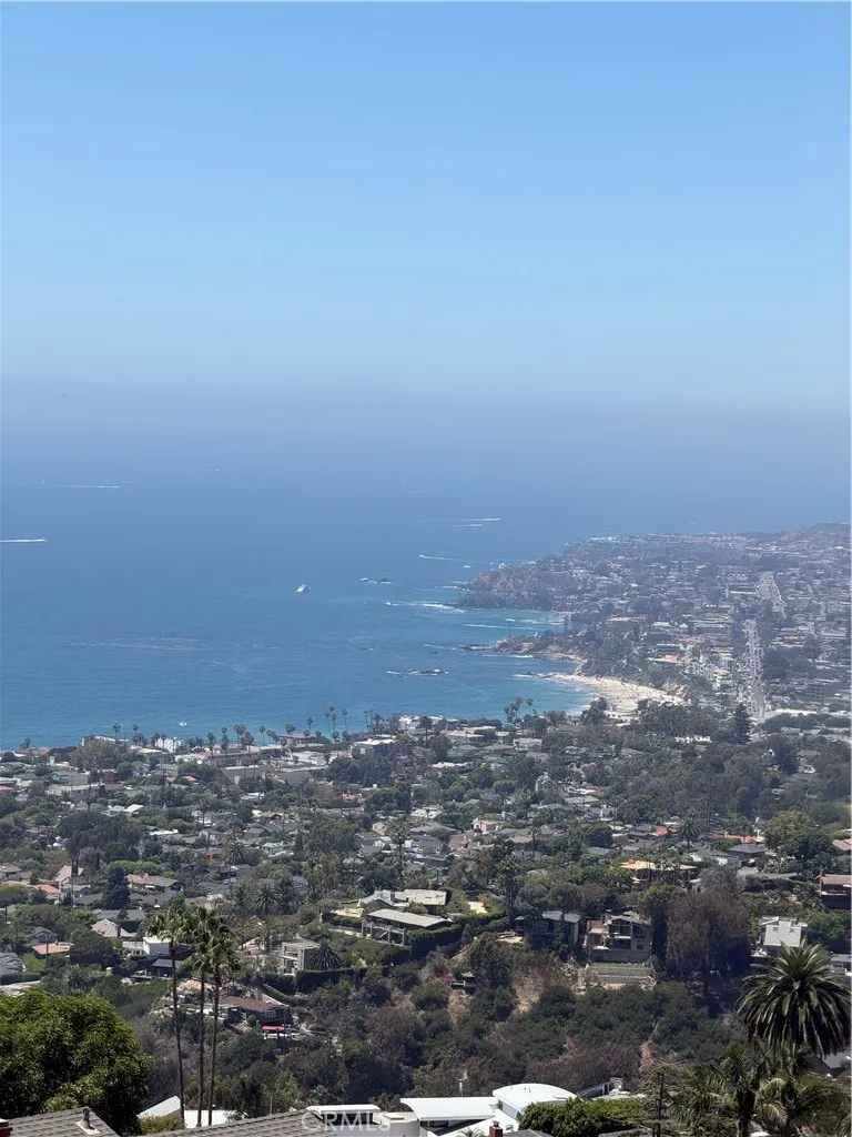 1361 La Mirada Laguna Beach, CA 92651