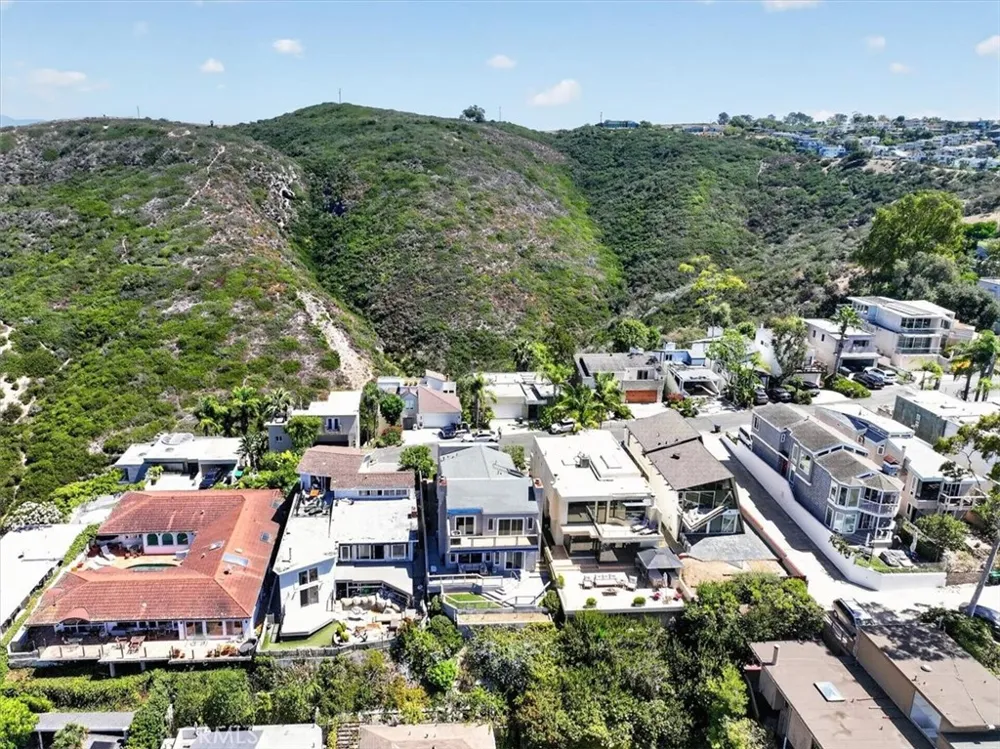 1361 La Mirada Laguna Beach, CA 92651