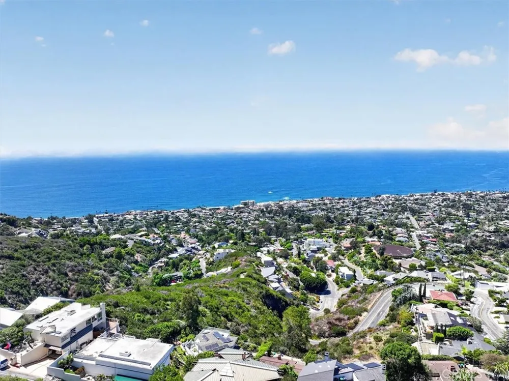 1361 La Mirada Laguna Beach, CA 92651