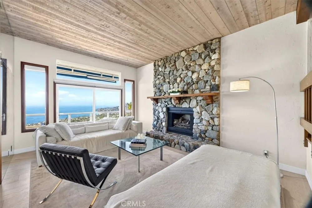 1361 La Mirada Laguna Beach, CA 92651