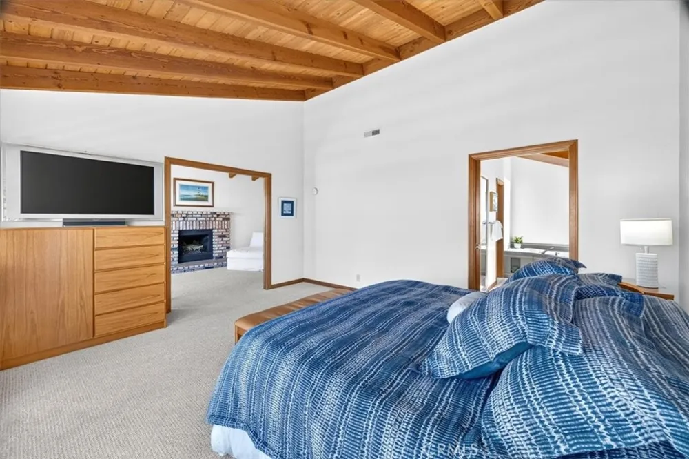 1361 La Mirada Laguna Beach, CA 92651