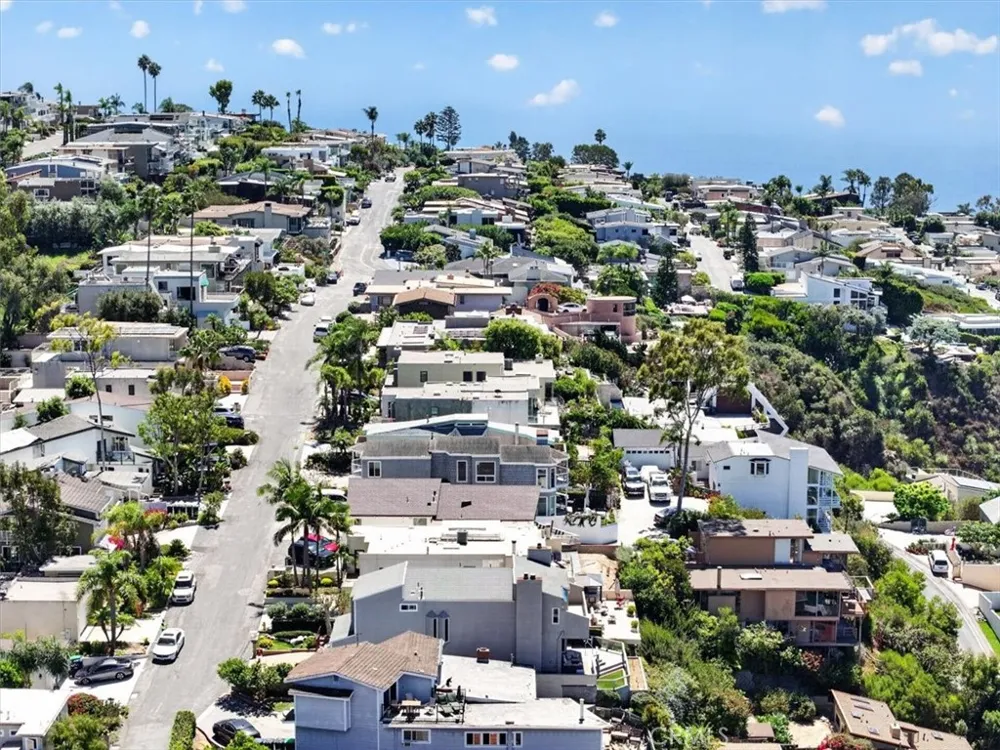 1361 La Mirada Laguna Beach, CA 92651