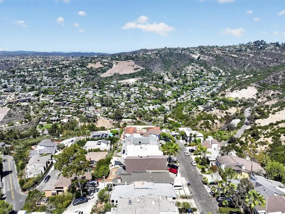 1361 La Mirada Laguna Beach, CA 92651