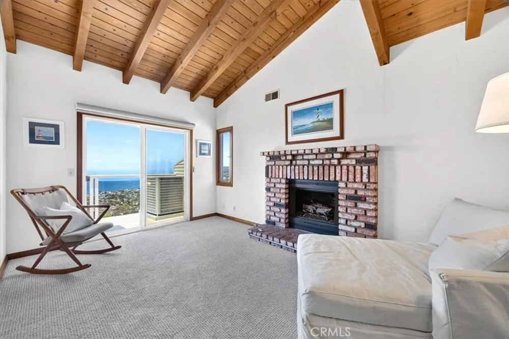 1361 La Mirada Laguna Beach, CA 92651
