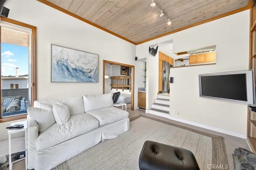 1361 La Mirada Laguna Beach, CA 92651