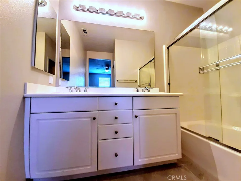6954 Castor Chino, CA 91710