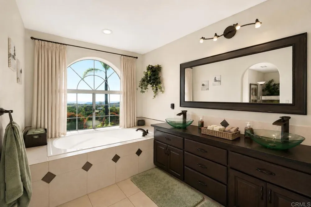 334 Rainbow Crest Road Fallbrook, CA 92028