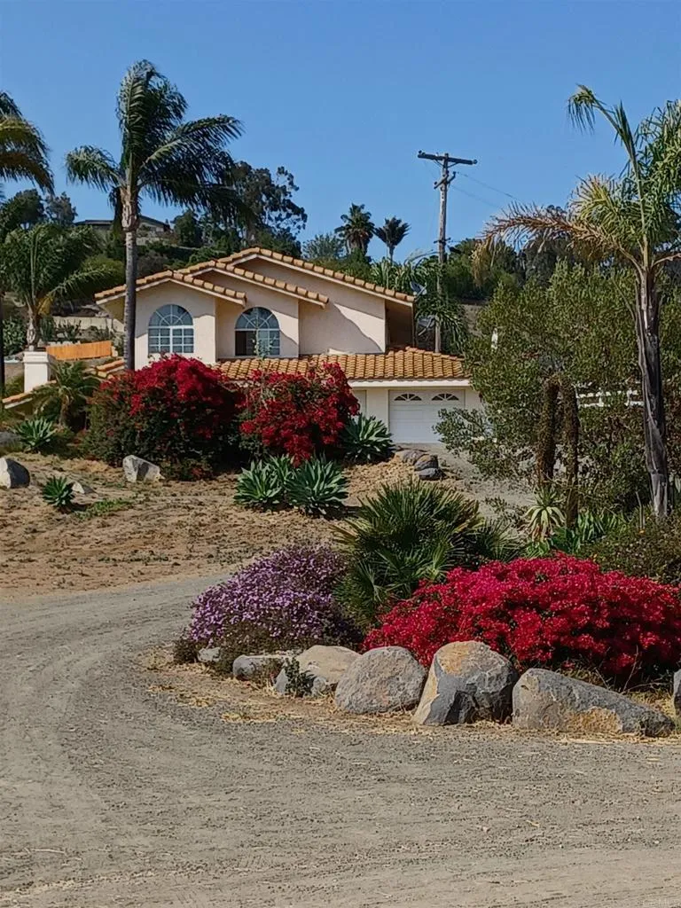 334 Rainbow Crest Road Fallbrook, CA 92028
