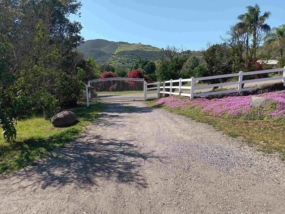 334 Rainbow Crest Road Fallbrook, CA 92028