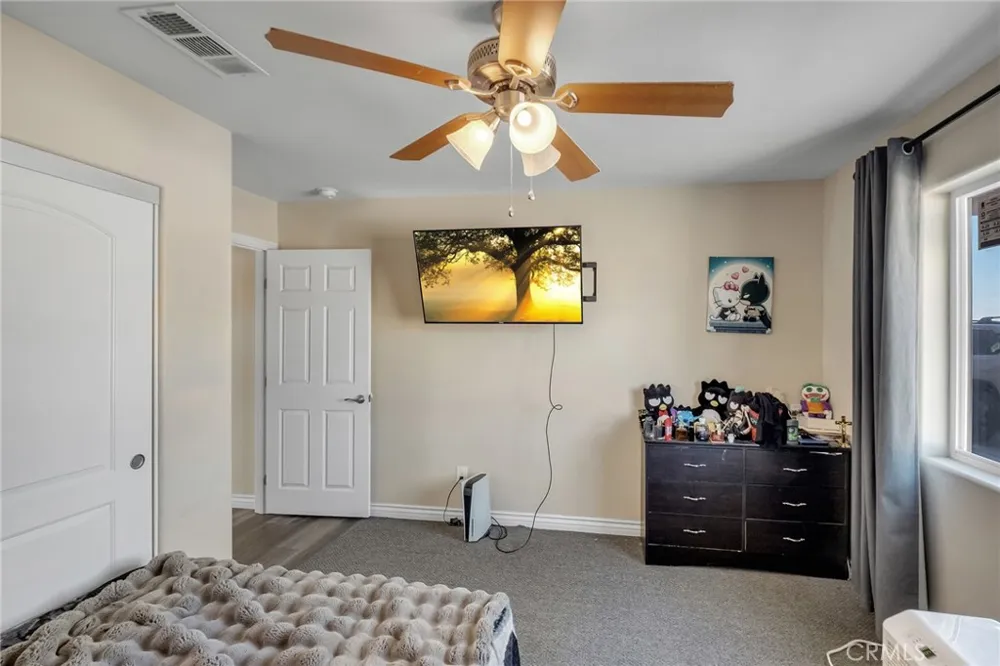 11374 Desert View Pinon Hills, CA 92372