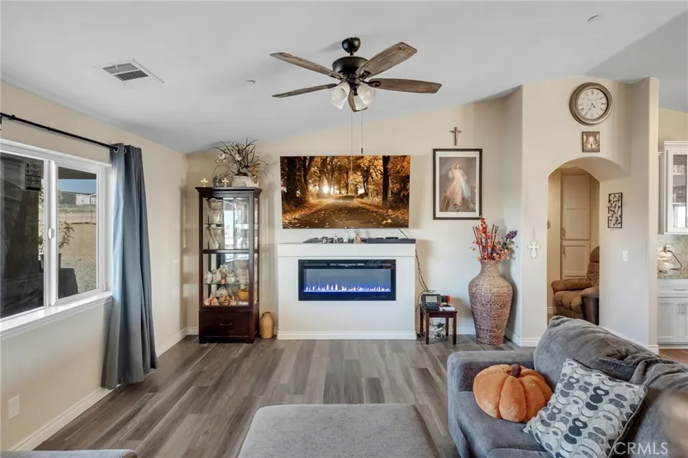 11374 Desert View Pinon Hills, CA 92372