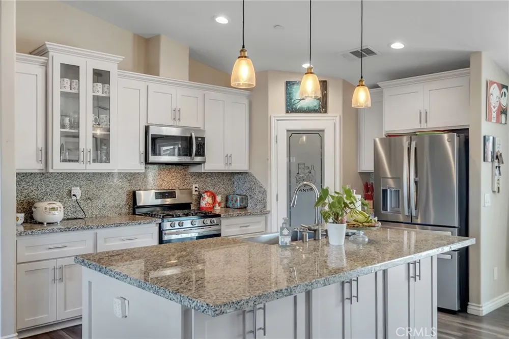 11374 Desert View Pinon Hills, CA 92372