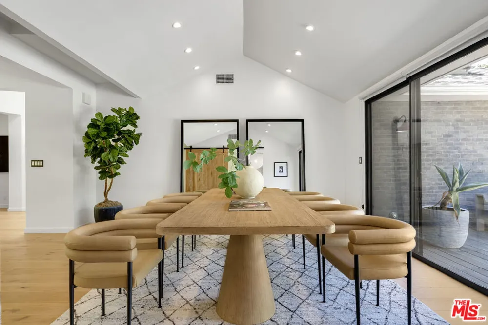 521 Loring Avenue Los Angeles, CA 90024