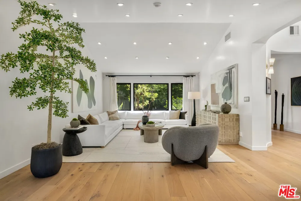 521 Loring Avenue Los Angeles, CA 90024