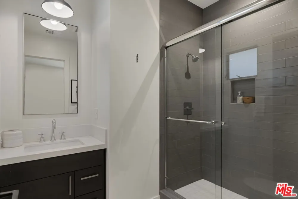 521 Loring Avenue Los Angeles, CA 90024