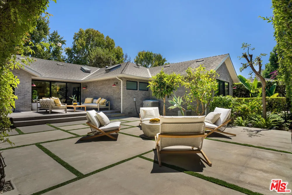 521 Loring Avenue Los Angeles, CA 90024