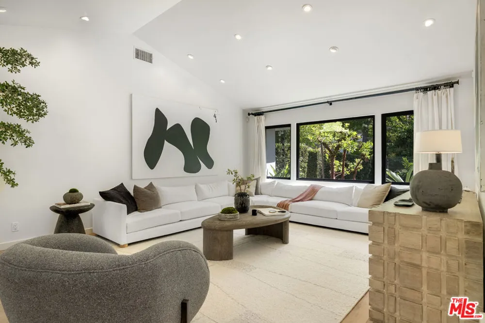 521 Loring Avenue Los Angeles, CA 90024