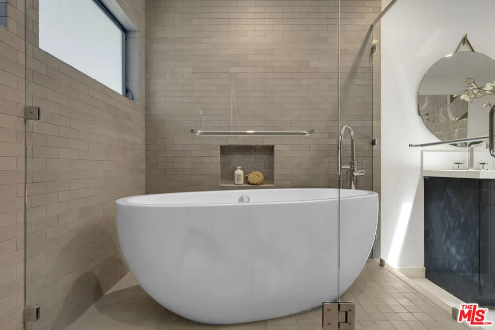 521 Loring Avenue Los Angeles, CA 90024