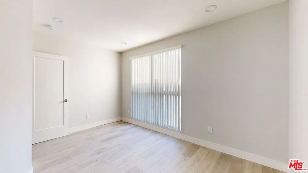 307 Rosemont Avenue #1/2 Los Angeles, CA 90026