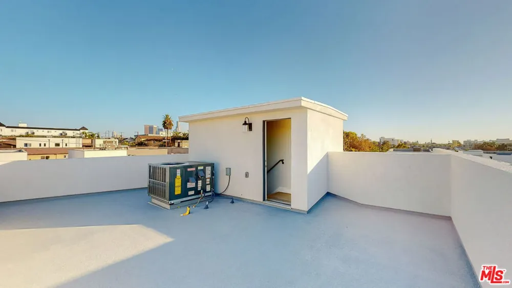307 Rosemont Avenue #1/2 Los Angeles, CA 90026