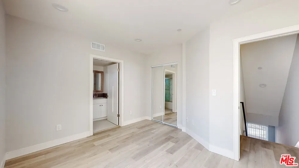 307 Rosemont Avenue #1/2 Los Angeles, CA 90026