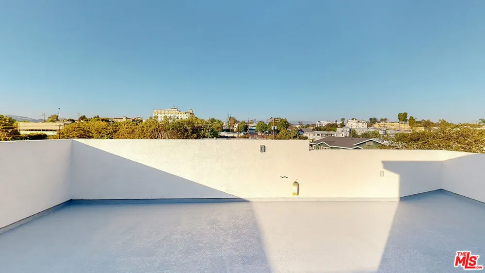 307 Rosemont Avenue #1/2 Los Angeles, CA 90026