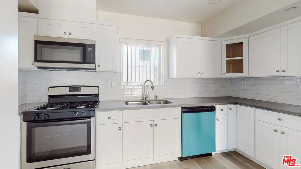 307 Rosemont Avenue #1/2 Los Angeles, CA 90026