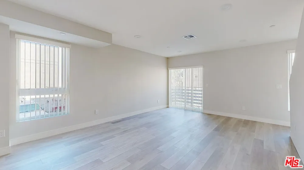307 Rosemont Avenue #1/2 Los Angeles, CA 90026