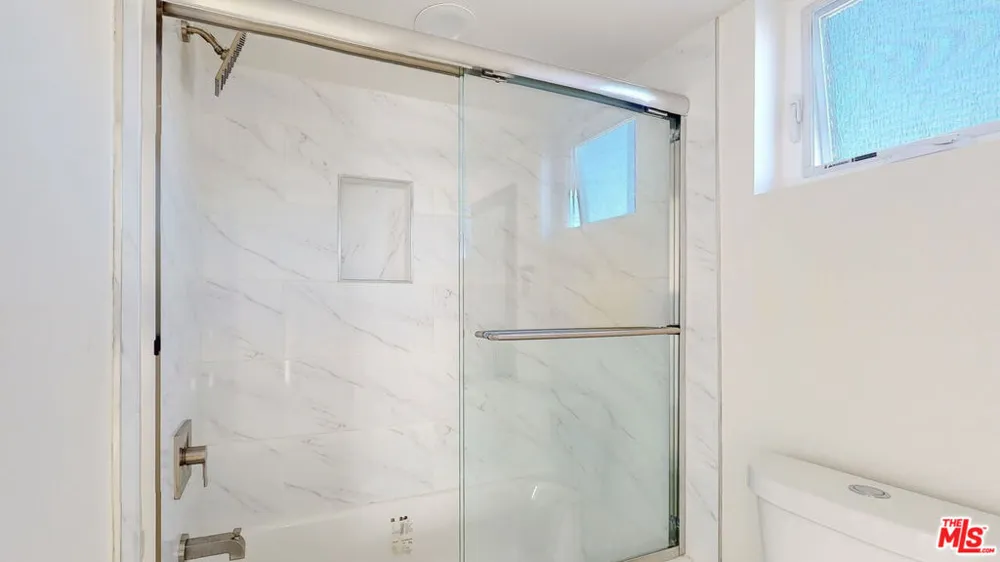 307 Rosemont Avenue #1/2 Los Angeles, CA 90026