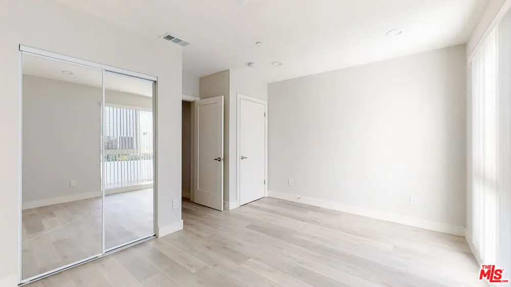 307 Rosemont Avenue #1/2 Los Angeles, CA 90026