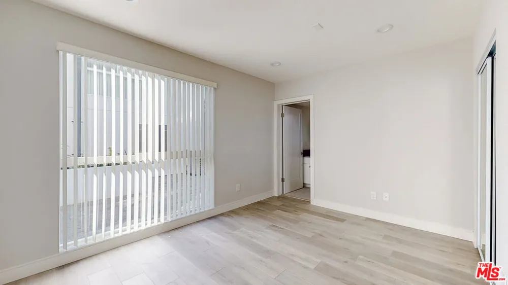 307 Rosemont Avenue #1/2 Los Angeles, CA 90026