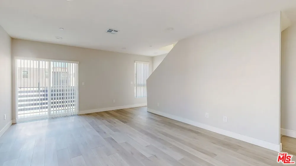 307 Rosemont Avenue #1/2 Los Angeles, CA 90026