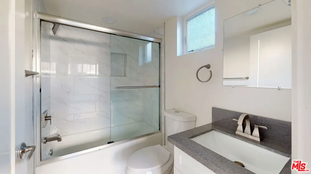 307 Rosemont Avenue #1/2 Los Angeles, CA 90026