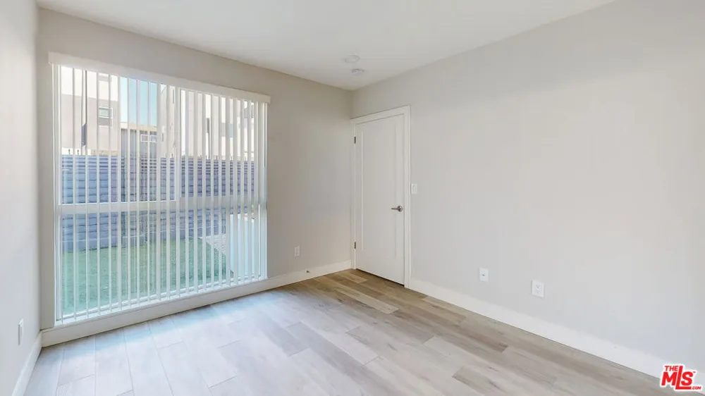 307 Rosemont Avenue #1/2 Los Angeles, CA 90026