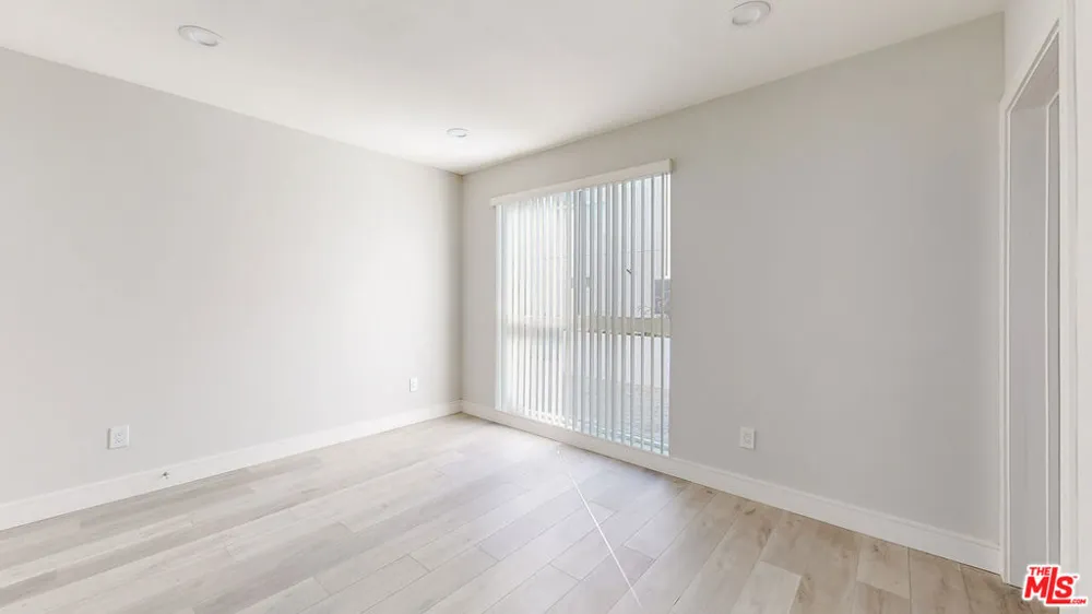 307 Rosemont Avenue #1/2 Los Angeles, CA 90026