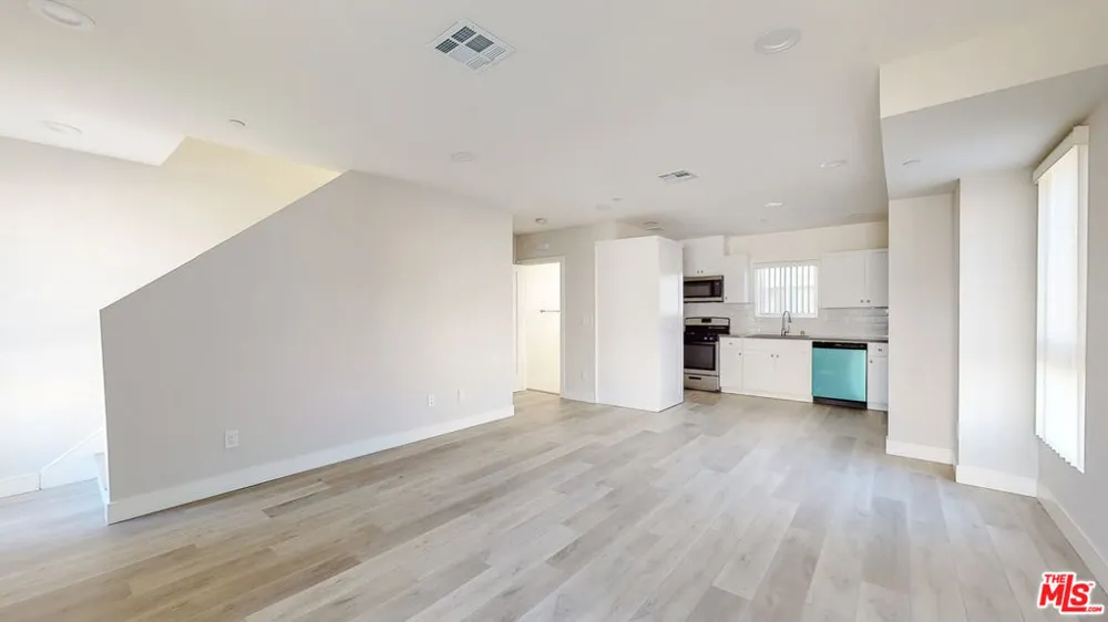 307 Rosemont Avenue #1/2 Los Angeles, CA 90026