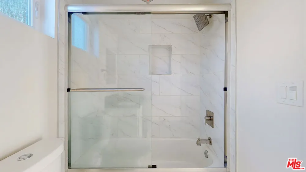 307 Rosemont Avenue #1/2 Los Angeles, CA 90026