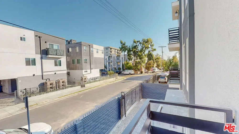 307 Rosemont Avenue #1/2 Los Angeles, CA 90026