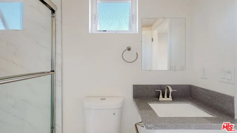 307 Rosemont Avenue #1/2 Los Angeles, CA 90026