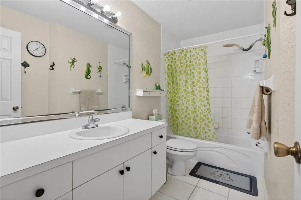 1810 Waterford Drive #6 Vero Beach, FL 32966
