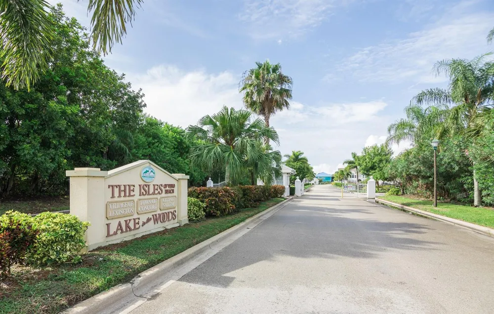 1810 Waterford Drive #6 Vero Beach, FL 32966