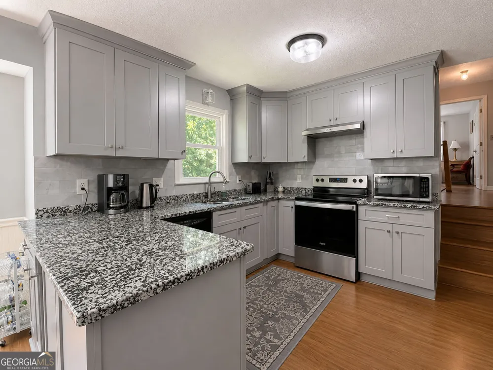 1627 Dogwood LN Acworth, GA 30102