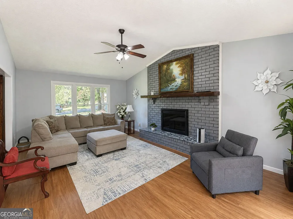 1627 Dogwood LN Acworth, GA 30102