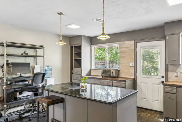 525 SOUTHTRAIL DR San Antonio, TX 78216